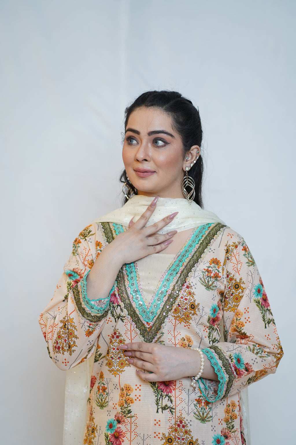 Dhooria Lawn Suit